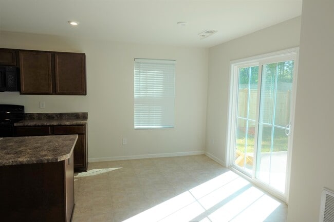 Building Photo - 1025 Joseph Ct