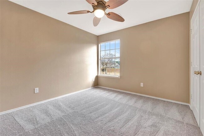 Building Photo - 4323 Ringrose Dr