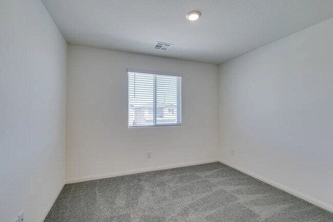 Building Photo - BEAUTIFUL NEW BUILD WITH 3 BEDROOMS, 2.5 B...