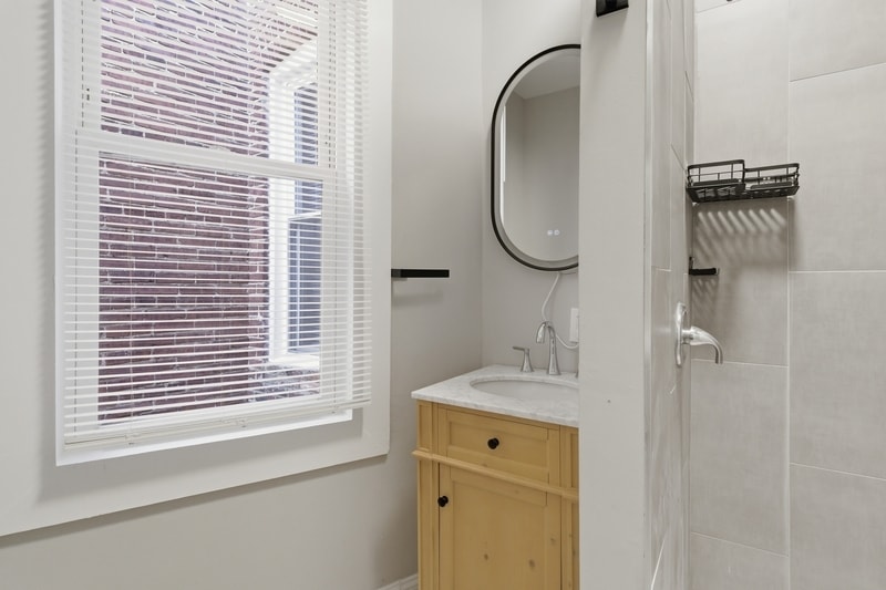 Building Photo - 2322 Callow Ave