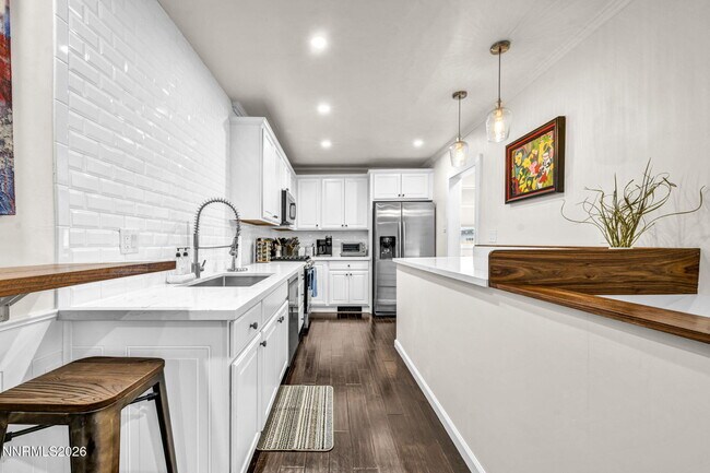 Building Photo - 574 Reno Ave
