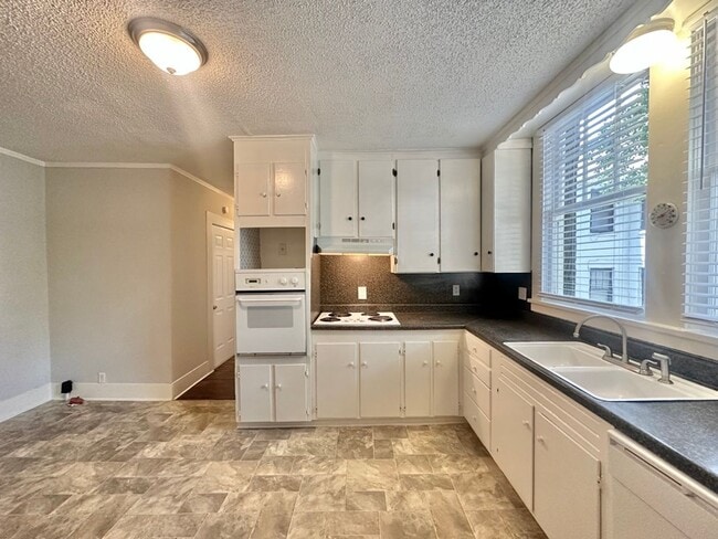Building Photo - 506 S Fannin Ave