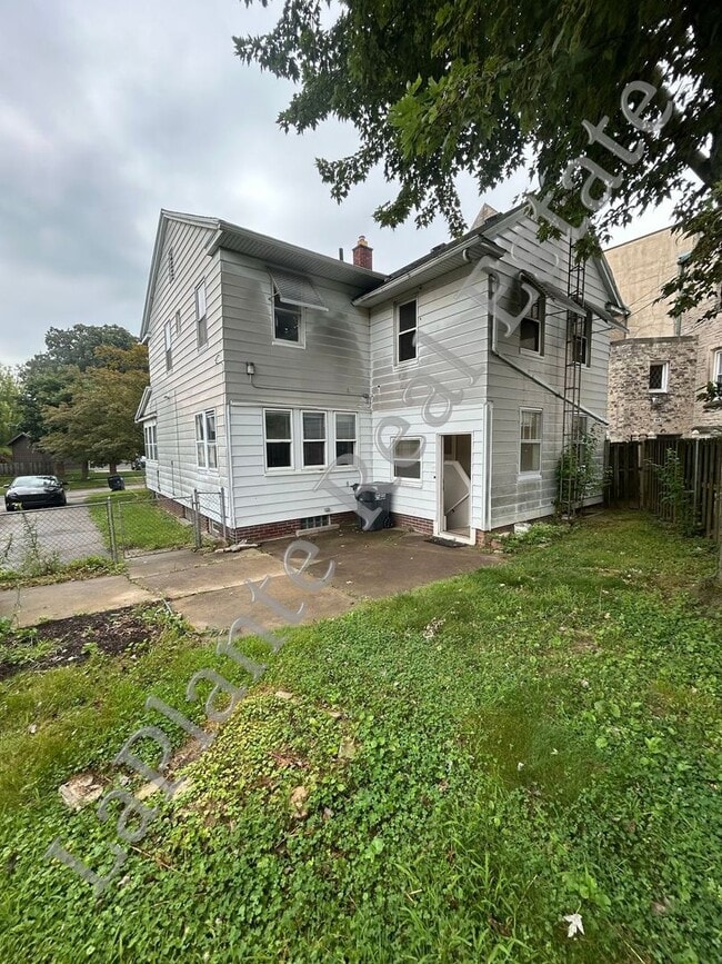 Building Photo - Beautiful 4 Bedroom Home for Rent