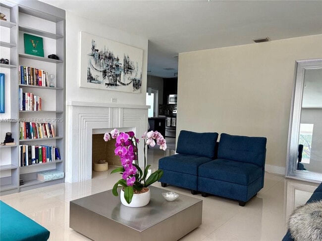 Building Photo - 1435 SW 16th St