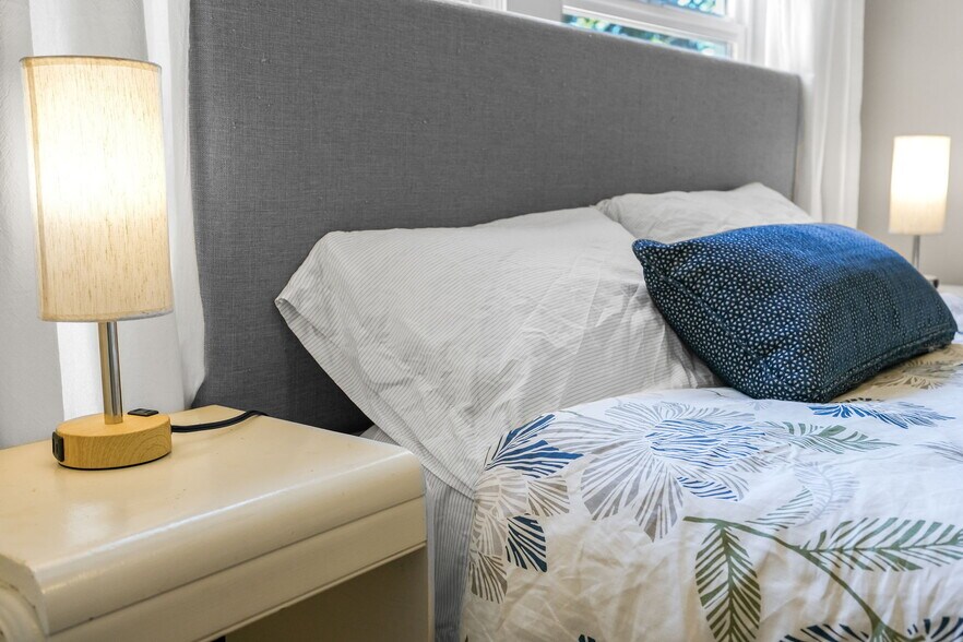 Building Photo - 4416 NE Prescott St