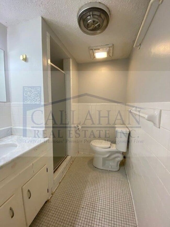 Building Photo - Mid Town 1 Bedroom