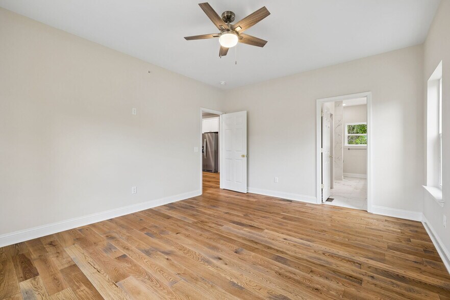 Building Photo - 553 Skyview Dr