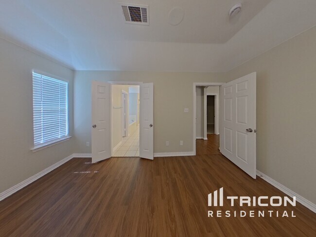 Building Photo - 3804 Cross Country Trail