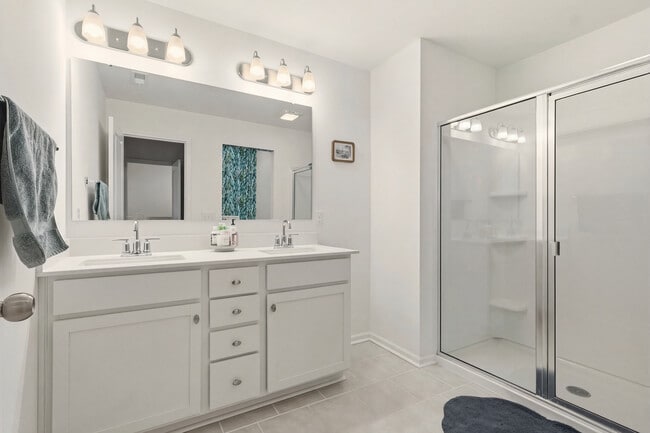 Building Photo - 17 Saltford Ln