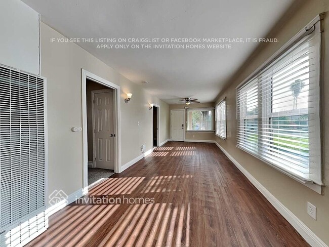 Building Photo - 3703 S Gramercy Pl