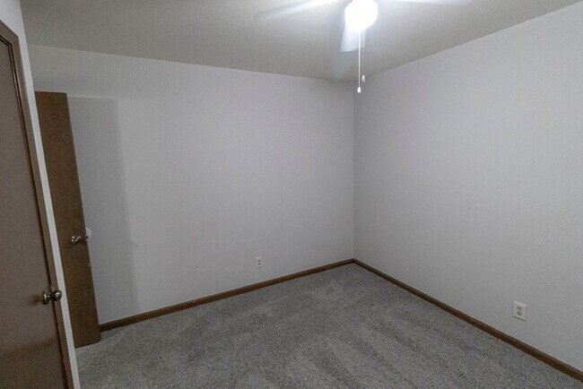 Building Photo - 4465-4467-4467 Santa Anna Dr