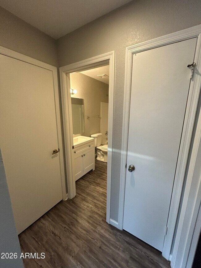 Building Photo - 4645 E Piedmont Rd