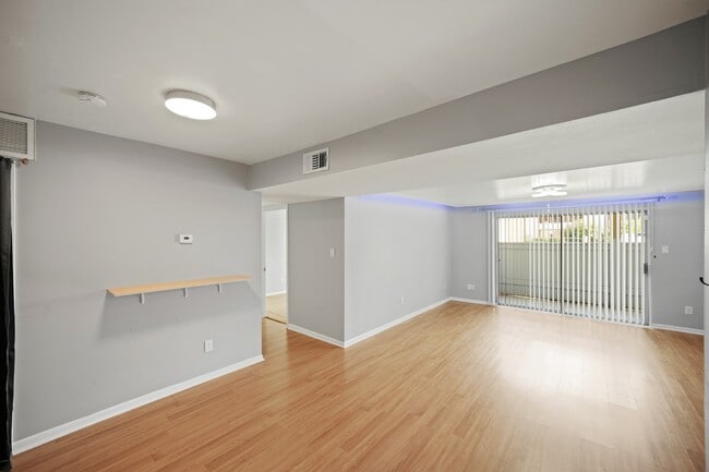 Building Photo - 8517 Hearth Dr