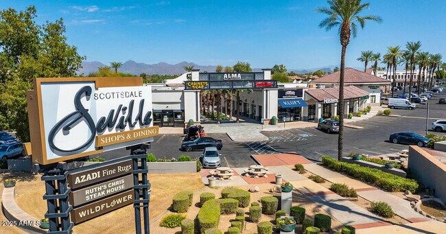 Building Photo - 7027 N Scottsdale Rd