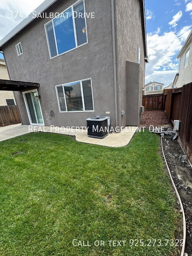 Building Photo - 3743 Sailboat Dr
