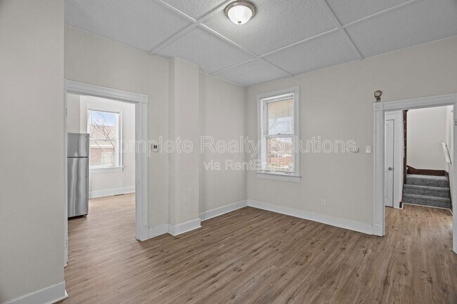 Building Photo - 6811 Etzel Ave