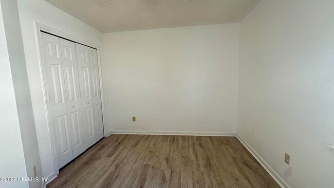 Building Photo - 3696 Barbizon Cir N