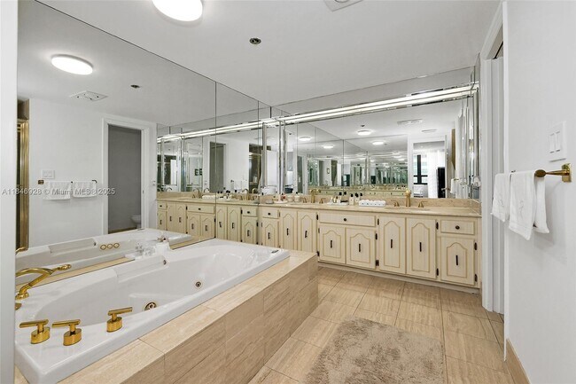 Building Photo - 10205 Collins Ave