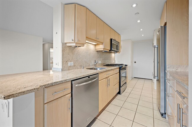 Building Photo - 151 Tremont St