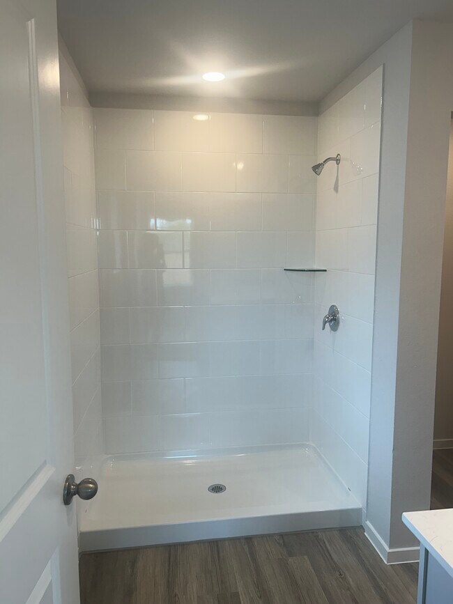 Building Photo - 329 Pickel Dr