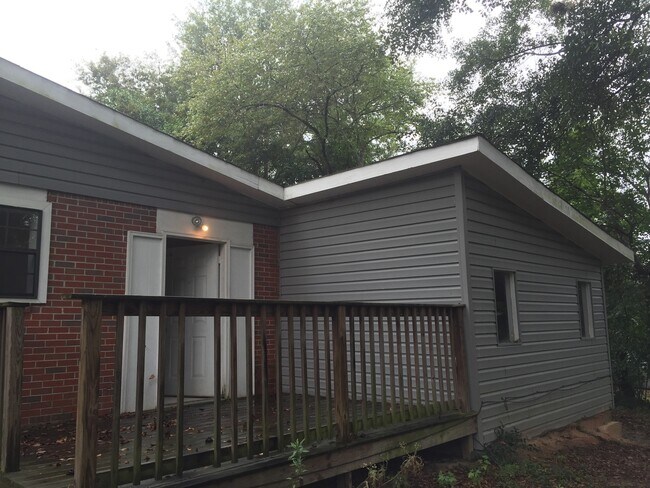 Building Photo - **AVAILABLE NOW**Total Electric East Columbus 4 bedroom/1 bathroom Home for Rent***