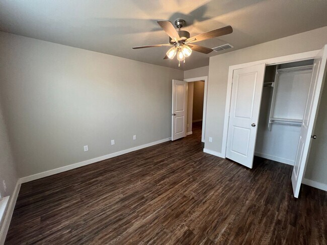 Building Photo - New Beginnings Start At AMRR: RARE 4 BEDROOM IN FRENSHIP ISD