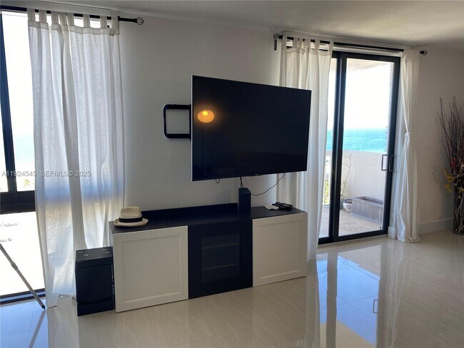 Building Photo - 1500 S Ocean Dr