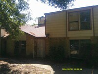 Building Photo - 12219 Wild Pine Dr