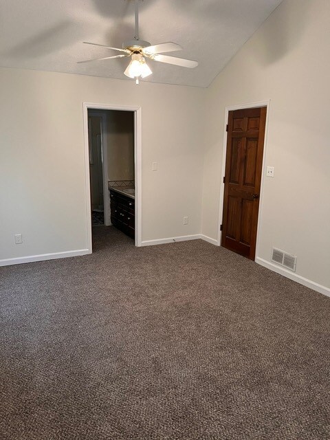 Building Photo - 180 Little Creek Dr