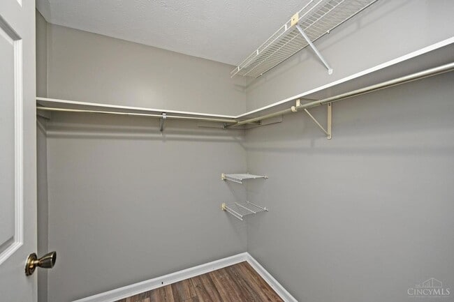 Building Photo - 920 Woodlyn Dr N