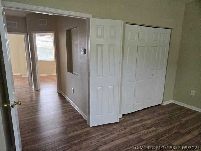 Building Photo - 8433 SW 25th Ct