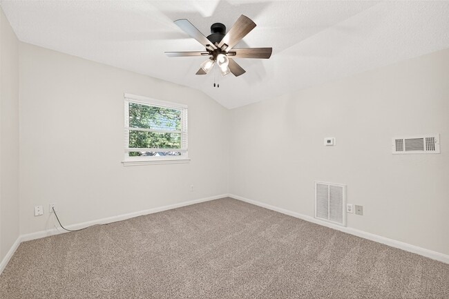Building Photo - 10602 Longmont Dr