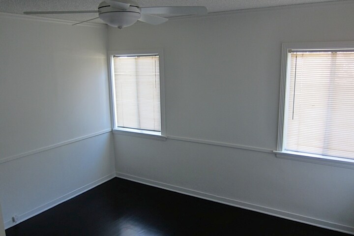 Back Bedroom - 4927 Forman Ave