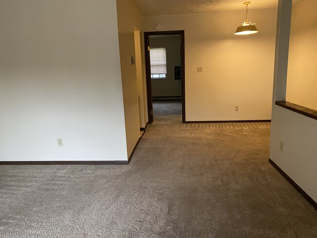 Building Photo - 252 Rustic Lodge Rd