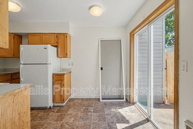 Building Photo - 5262 Springcrest Dr S