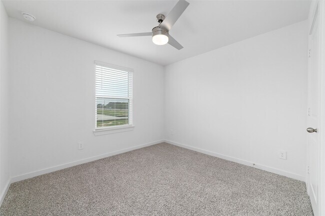 Building Photo - 3530 Blue Mockingbird St