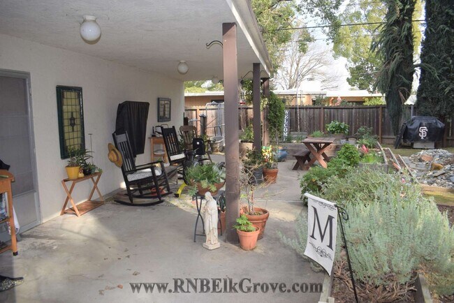 Building Photo - 1160 Silver Lake Dr