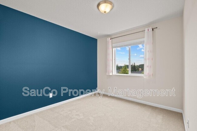 Building Photo - 7595 NW 170th Ave