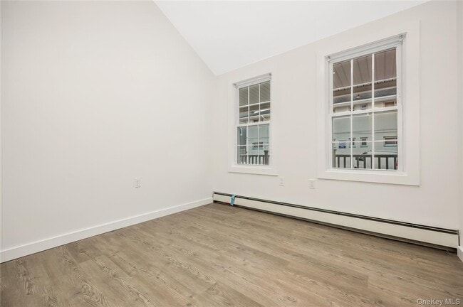 Building Photo - 195 Oceanview Ave