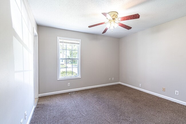 Building Photo - 1811 Harbor Dr