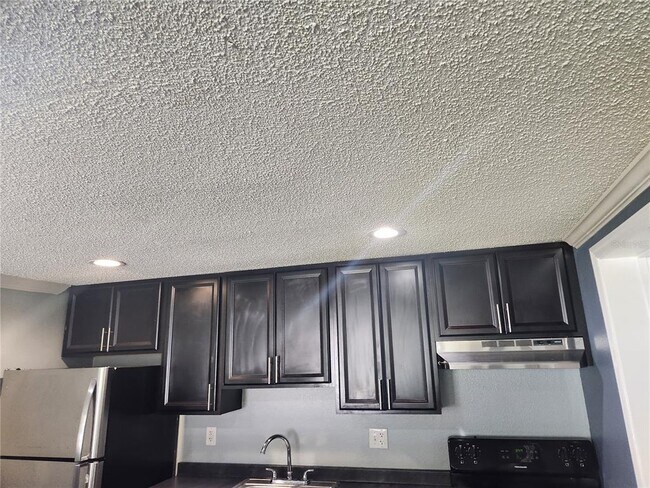 Building Photo - 5901 Bryce Ln