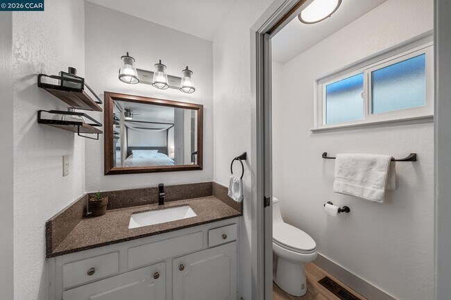 Building Photo - 1208 Roseann Dr