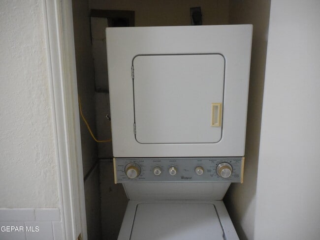 Building Photo - 11392 Lake Erie Dr