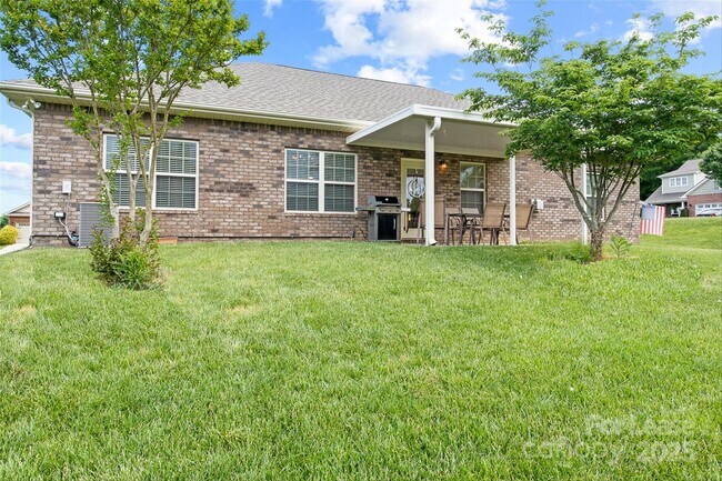 Building Photo - 7266 Kenyon Dr