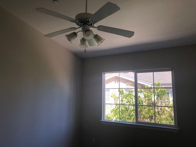 Building Photo - 5740 S Glennie Ln