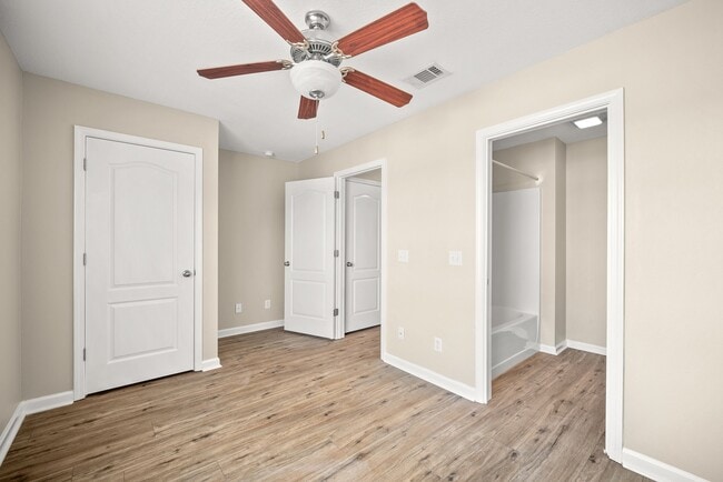 Building Photo - 730 Arbor Lake Dr