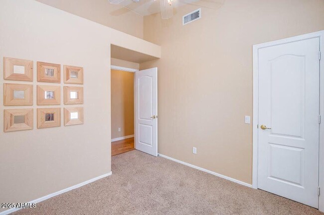 Building Photo - 3163 W Stephens Pl