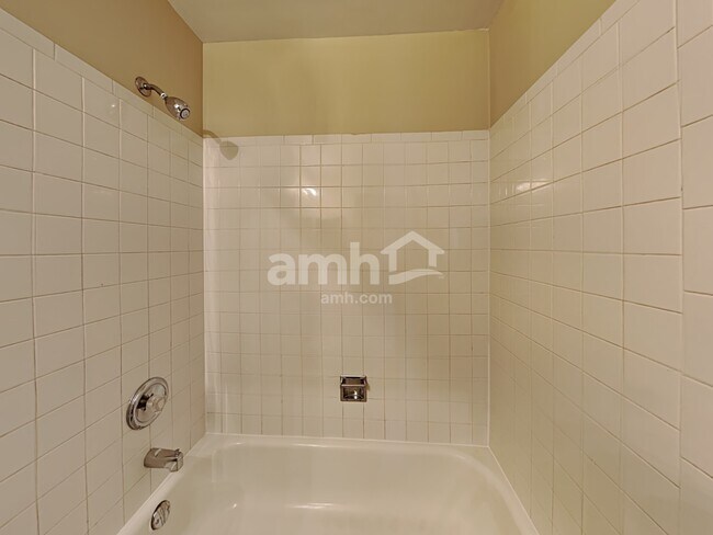 Building Photo - 20921 W Barrington Ln