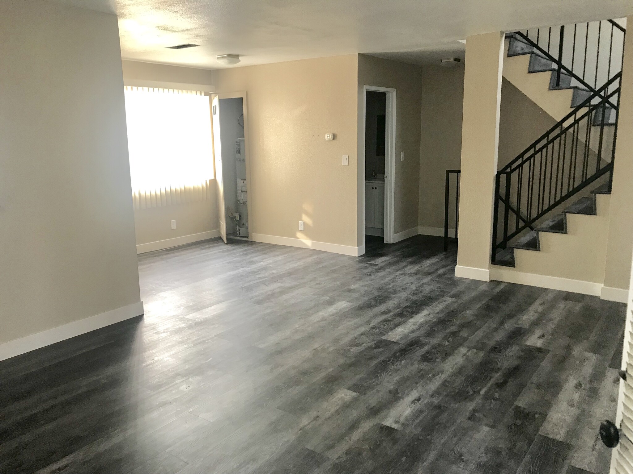 Living Room - 259 N Chester Ave