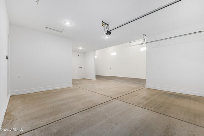 Building Photo - 9646 W Flower St